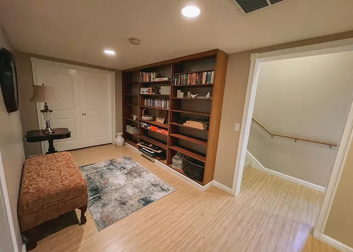 2 Min Walk To Beach! Large Home! Rooftop Deck!