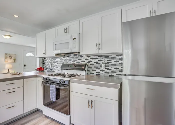 2 Blocks To Beach: Dog-Friendly Oceano Cottage