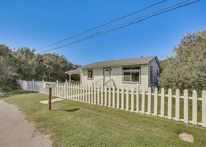 2 Blocks To Beach: Dog-Friendly Oceano Cottage
