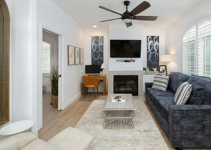 Luxury At Pier Avenue